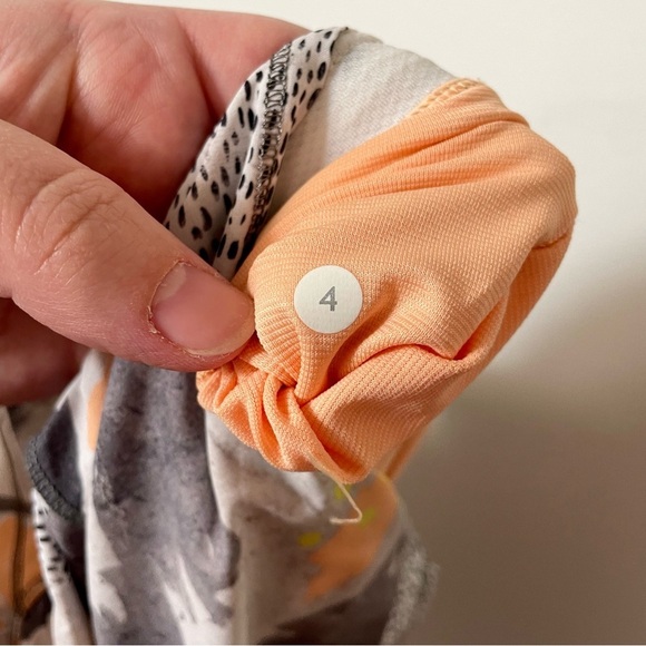 Lululemon Be Free Runsie Mini Art Pop White Multi Size 6 - Picture 14 of 14